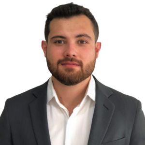 A head shot of Henrique Magnago.